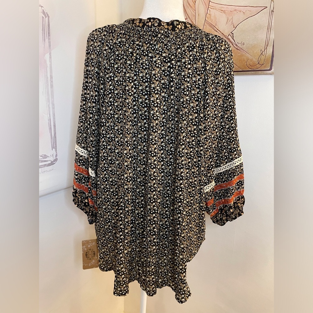 Mason & Belle 3/4 Sleeves Blouse with Tassel Detail Black with Flowers Size 2X - Picture 9 of 16